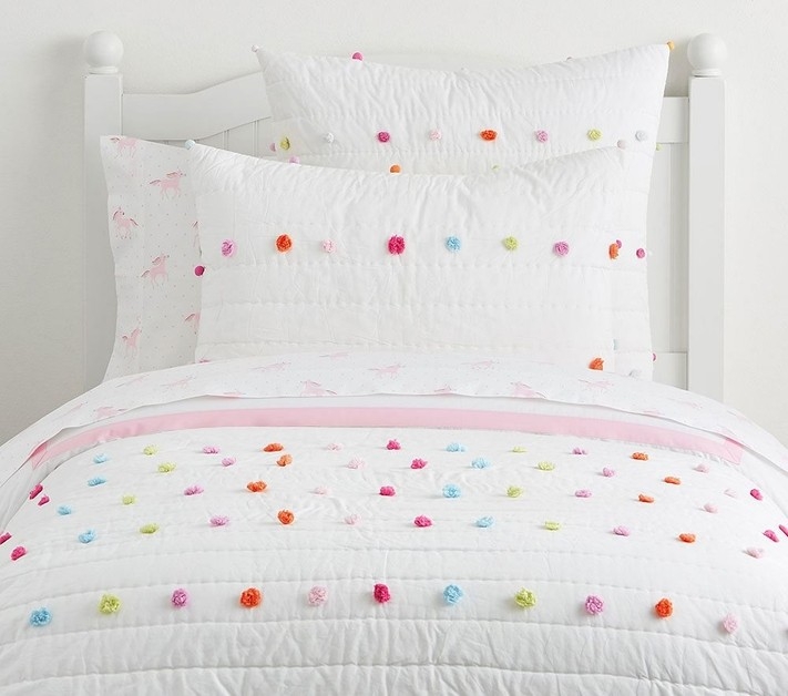 Bright Pom Pom Quilt