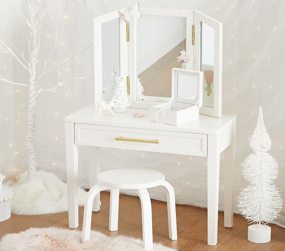 Pottery barn dressing table deals