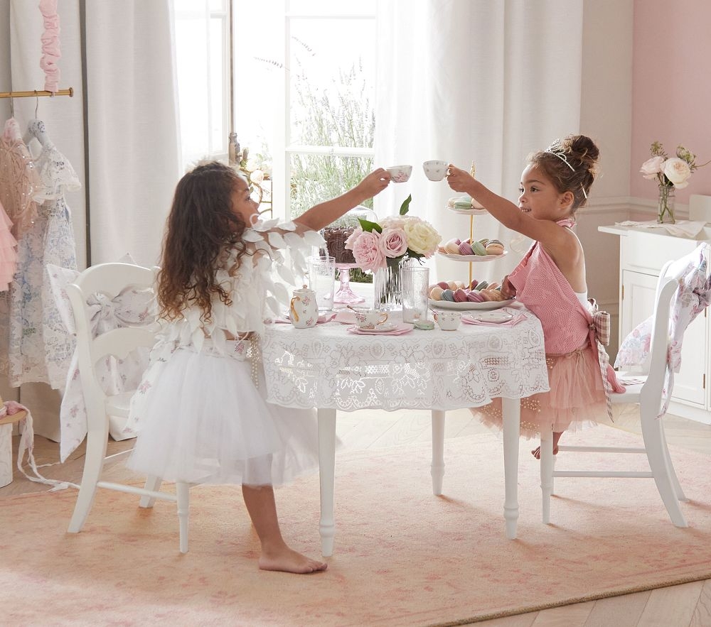 Tea table store and chair set