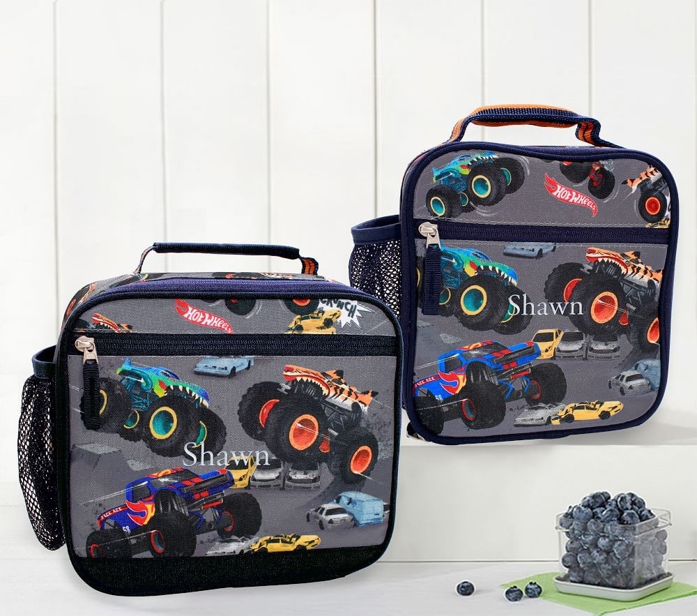 Lunch bag with wheels outlet