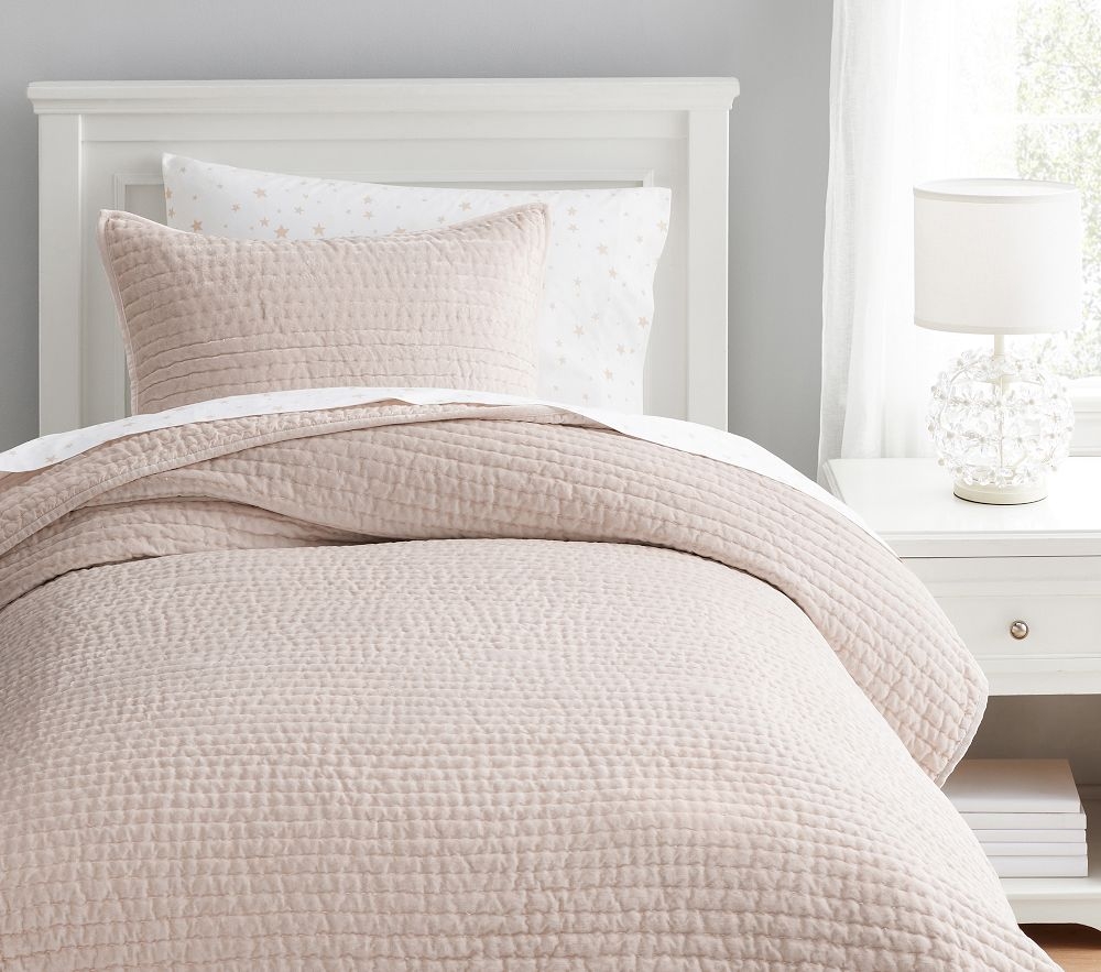 White quilt and shams clearance
